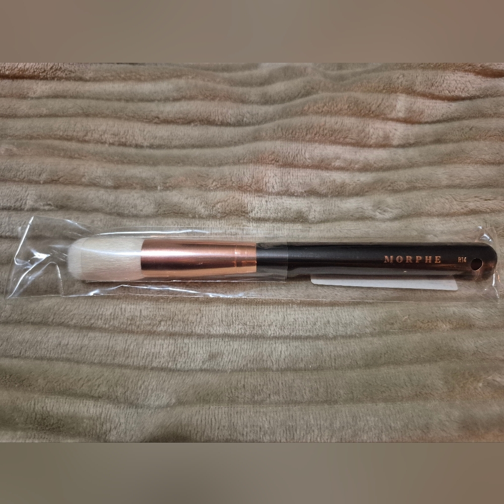 Morphe (R14) Round Contour Brush - Picture 2 of 2